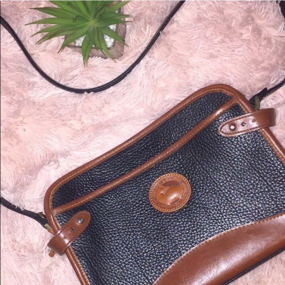🎉 Dooney & Bourke Crossbody 🎉